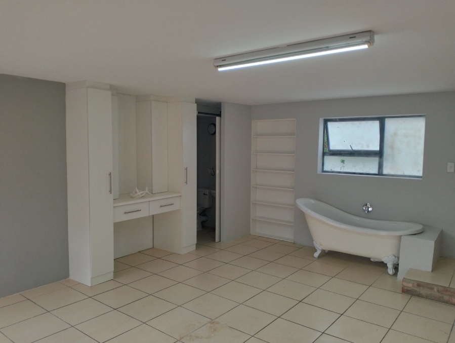 To Let 5 Bedroom Property for Rent in Island View Western Cape